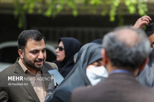 پاسخ زارع پور در رابطه با اختلال اینستاگرام و راه اندازی اینترنت کودک