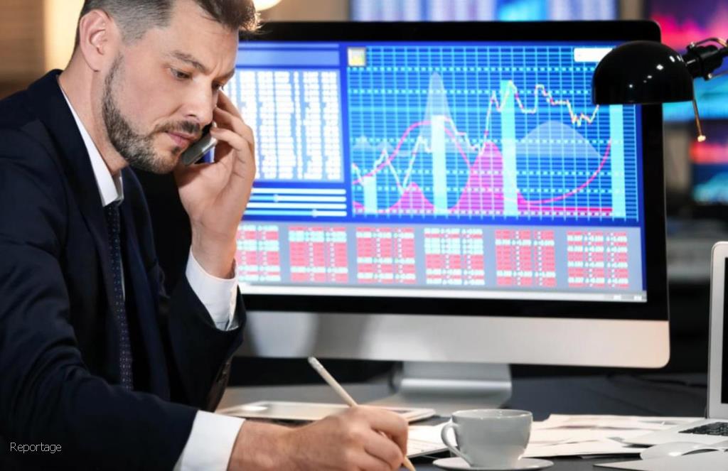 مرکز تحلیلگری و معامله گری در بازار سرمایه