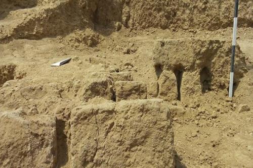 بقایای یک بنای یادمانی مهم در ارتباط با دوره اشکانی کشف شد