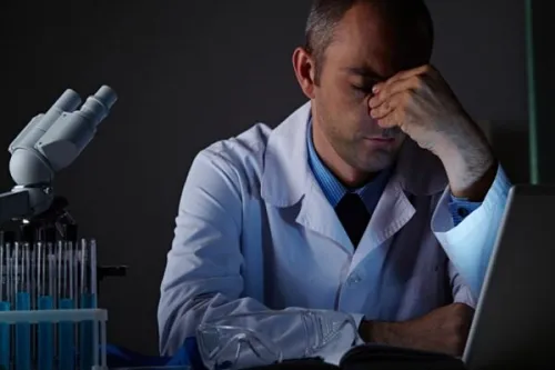 درخواست معاون وزیر بهداشت برای معاف شدن پژوهشگران از قطعی اینترنت