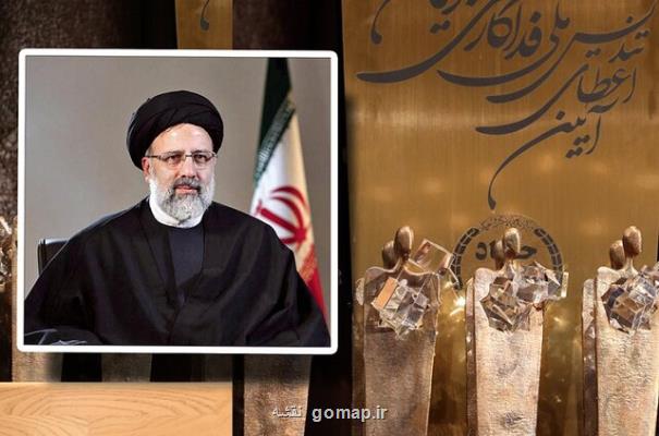 الگوسازی از دانشجویان ایثارگر  رهاورد آیین تندیس فداكاری است